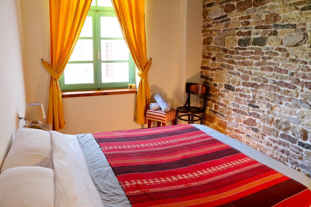 Stone City Hostel ジロカストラ エクステリア 写真